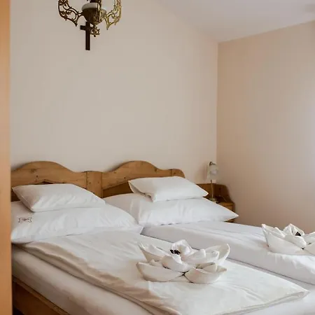 Szent Gellert Borhaz Es Vendegfogado B&B 4*