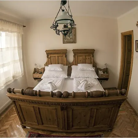 Szent Gellért Borház és *