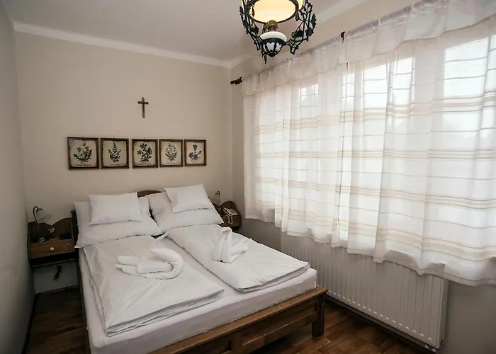 Oda ve Kahvaltı Szent Gellert Borhaz Es Vendegfogado